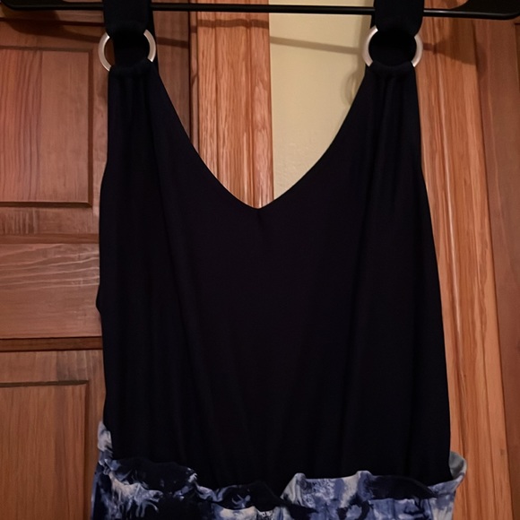 No boundaries, women’s size extra small blue and white romper - Picture 4 of 8